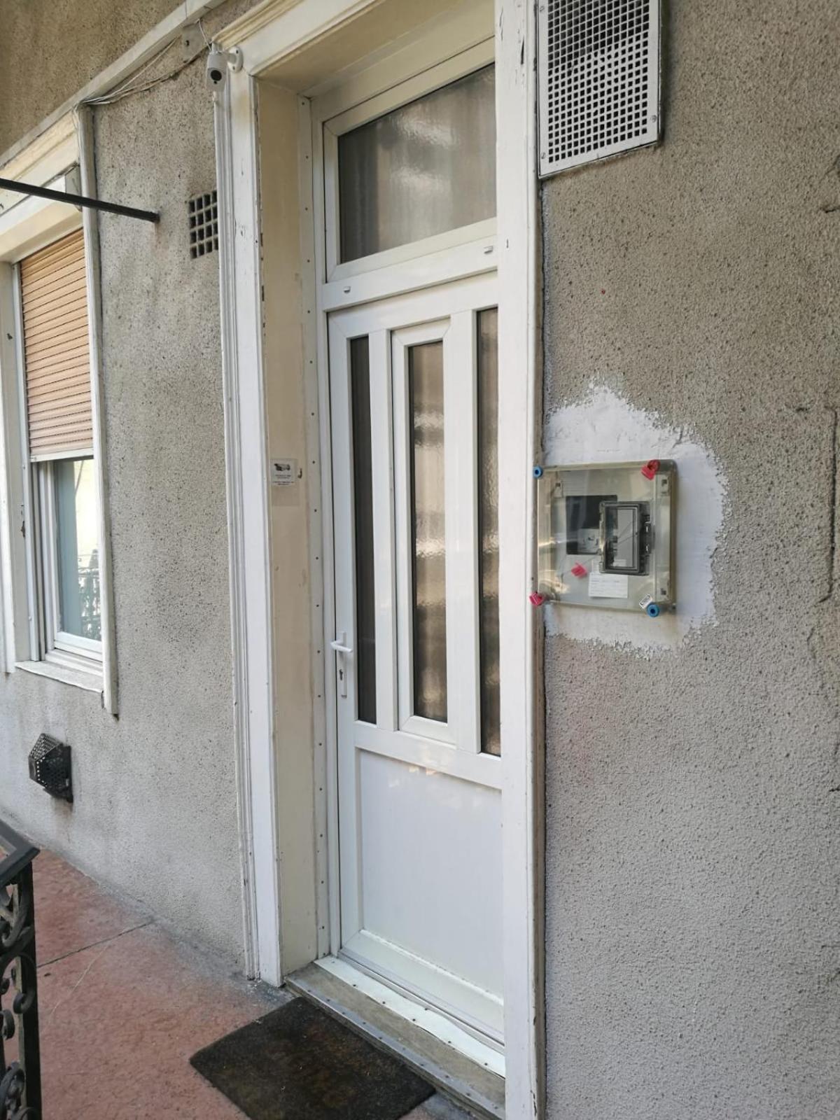 Mops Bob Apartment Budapeste Exterior foto